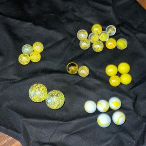 Super Cool Vintage Shades of Yellow Marble Collection with 2 Shooters